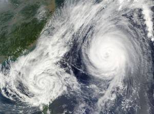 Uurwerk- en Meteospecialist Vlasma hurricane-67581_640-300x223  